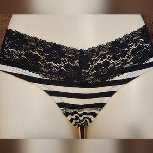 VICTORIAS SECRET PINK XS EXTRA LOW-RISE HIPSTER BLACK & WHITE STRIPED PANTIES
